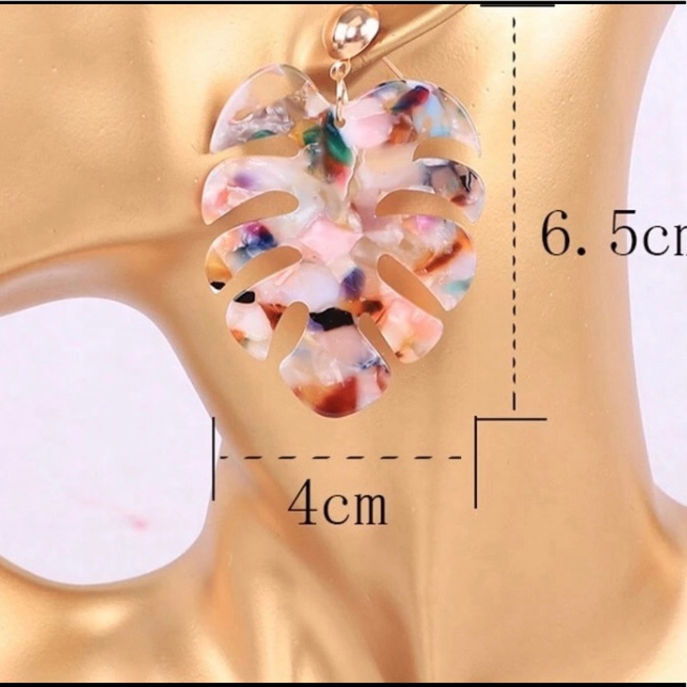 🔹FREEBIE🔹All gone🌴HPx2🌴 Boho Acrylic Earrings - Picture 3 of 5